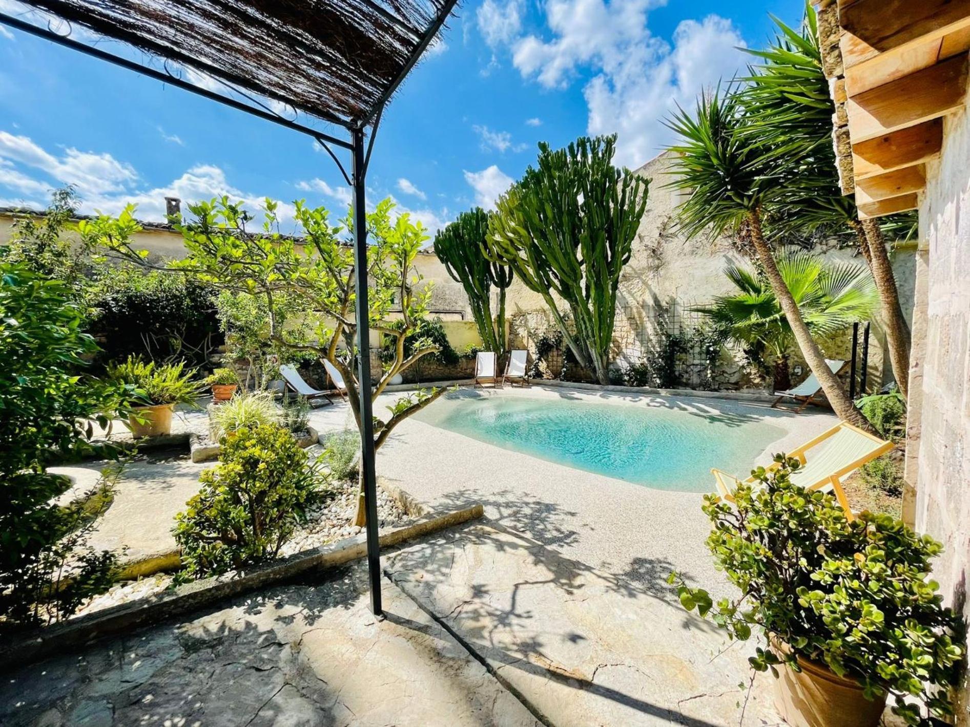 Leon De Sineu Villa Exterior photo
